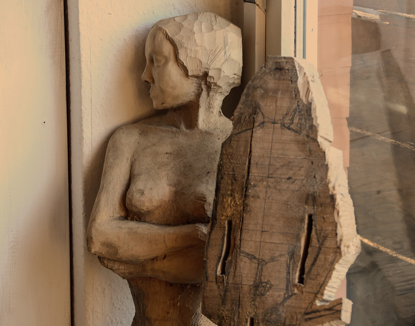 Bildhauer Figuren aus Holz 2